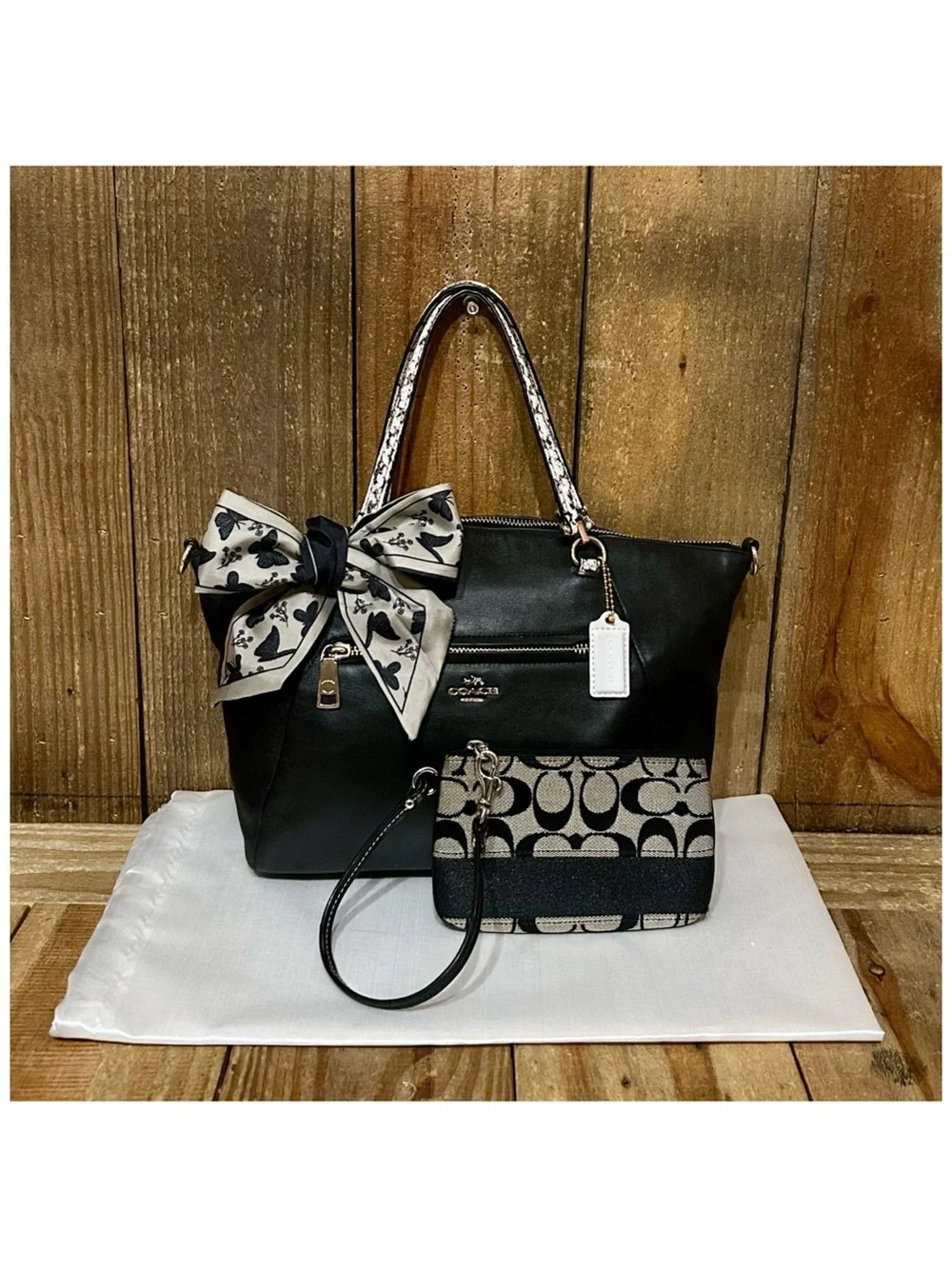 Coach: 5 Piece Set: Prairie Python Satchel with Free Wristlet, Scarfs & Dust Bag